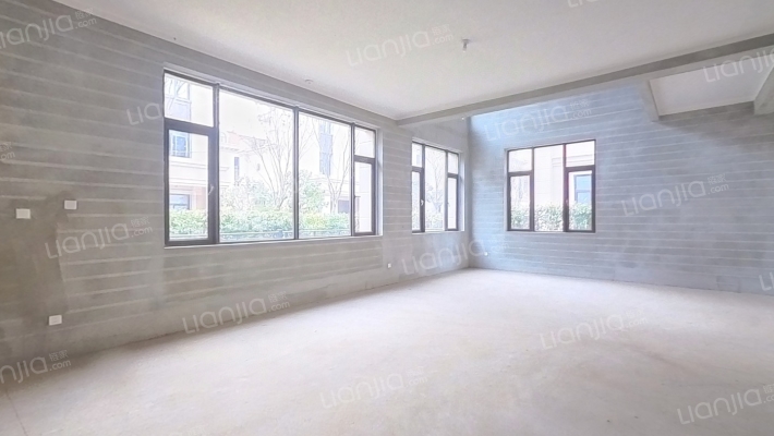 保集湖海塘庄园二手房实景图