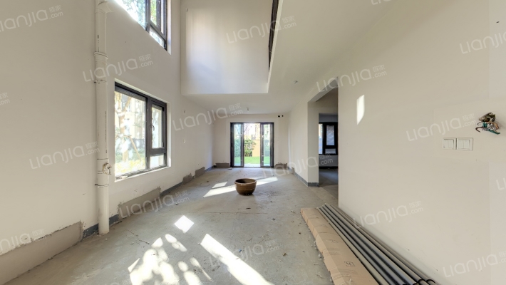 太湖金茂逸墅二手房实景图