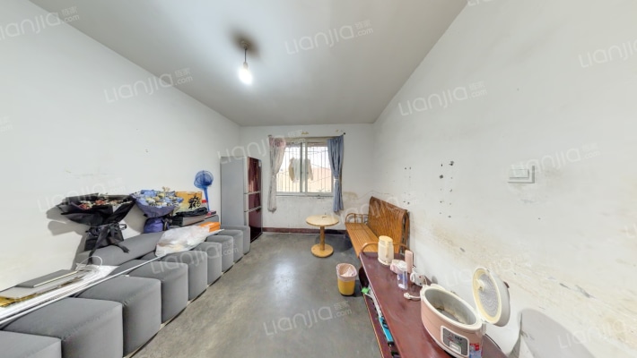 龙栖路644号二手房实景图