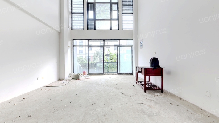 秦馀山庄二手房实景图