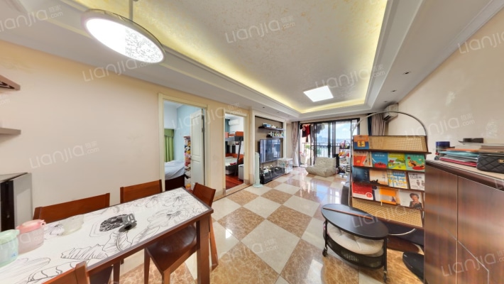 万科翡丽郡三期二手房实景图