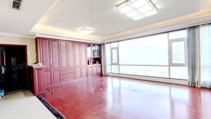 君临江山二手房实景图