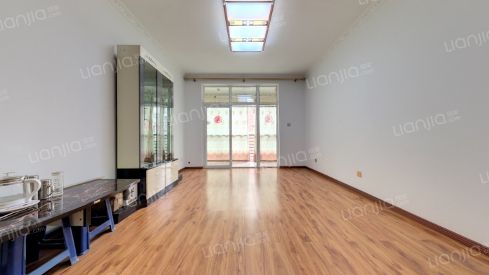 东方虹花苑二手房实景图