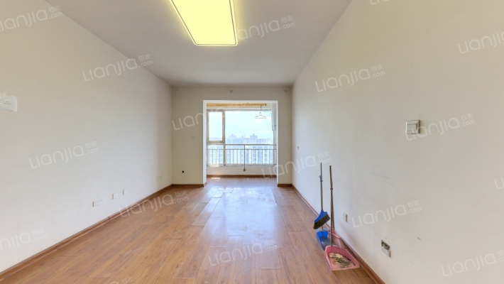 龙瑞苑小区二手房实景图