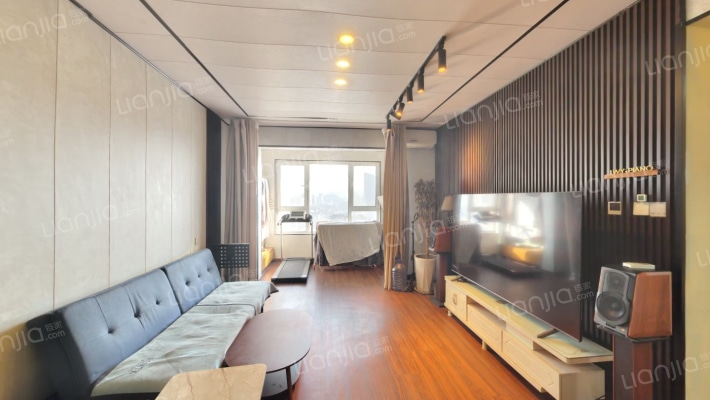 山钢·鸿悦华府二手房实景图