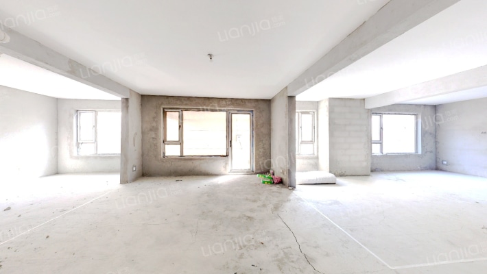 中海閲麓山二手房实景图