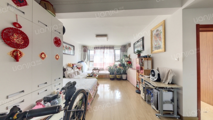 龙泰檀香苑二期二手房实景图
