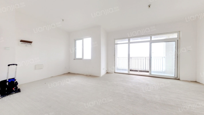 军安卫士花园二手房实景图