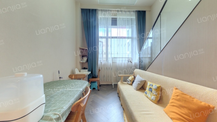 万科智谷二手房实景图