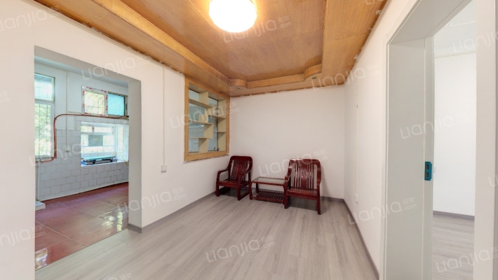 湖北省体育局小龟山居民区二手房实景图