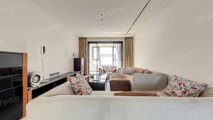 绿地IFC中央公馆B3区二手房实景图