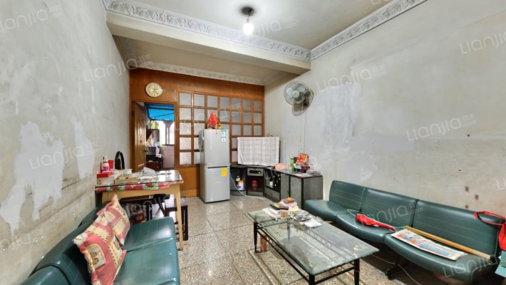 汽挂小区二手房实景图