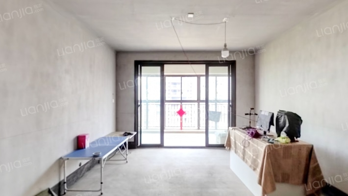 彰泰红二手房实景图