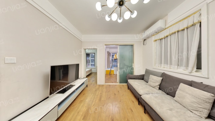 英伦金沙二手房实景图