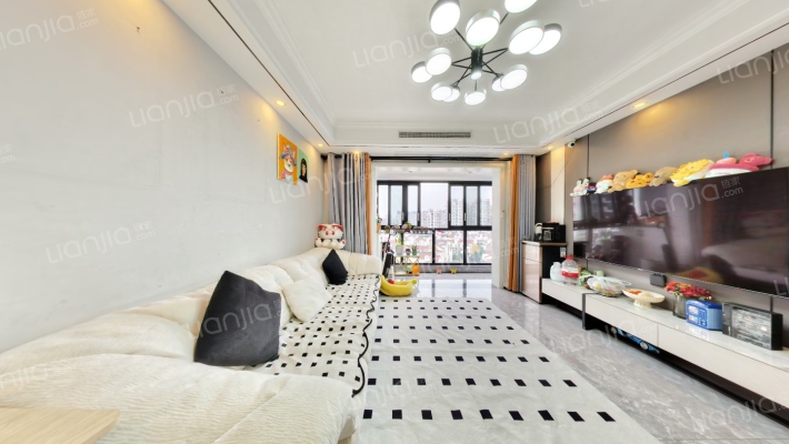 合能珍宝琥珀3期二手房实景图