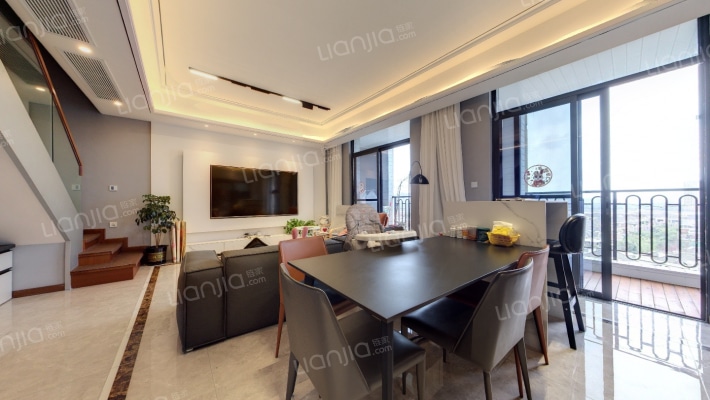 蔚蓝卡地亚云墅二手房实景图