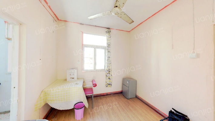 生产路4号院二手房实景图