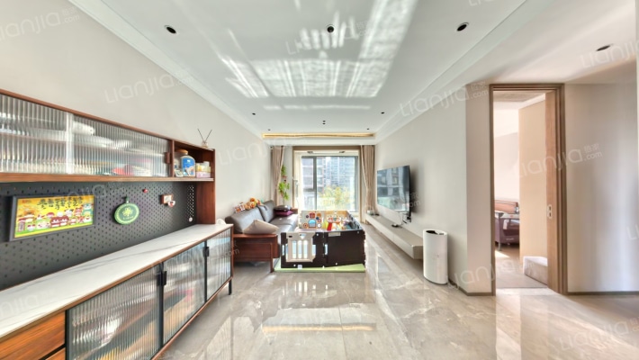 天空之镜二手房实景图