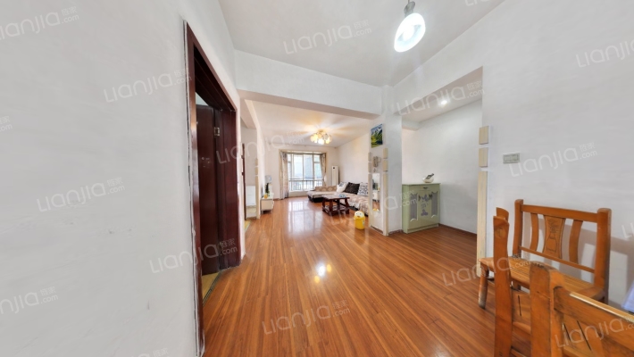 世家风临左岸二手房实景图