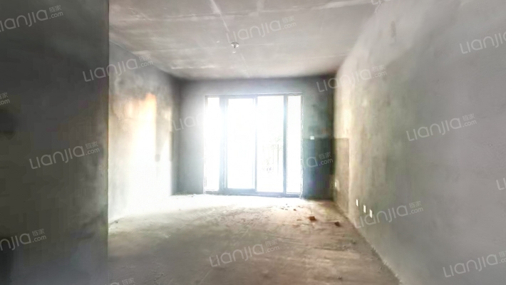 公园里二手房实景图