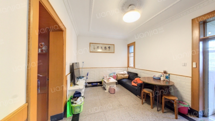 镬子山社区恩波大道二手房实景图