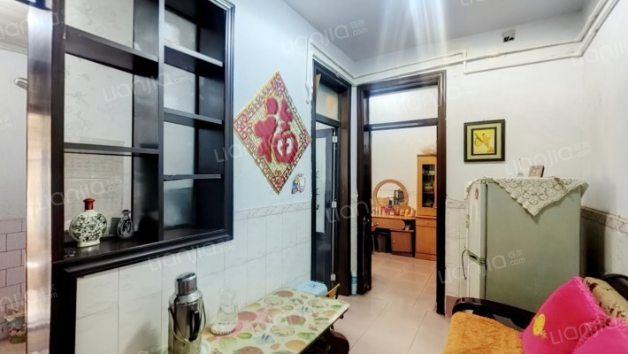 新华中路戏校宿舍二手房实景图