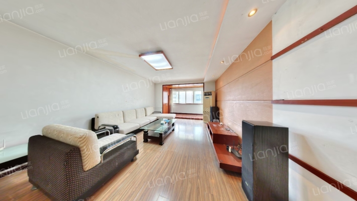 六菱小区二手房实景图