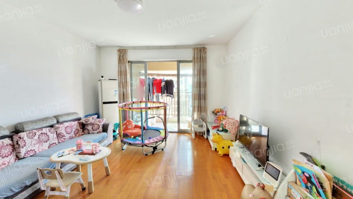 中央美域花园B区二手房实景图