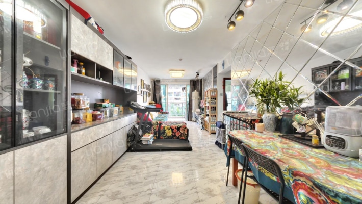 信义假日名城六期溢芳园二手房实景图