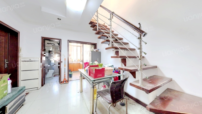 龙西新村二手房实景图