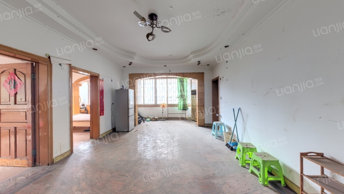 西亚广场二手房实景图