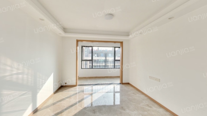 金鹏麓山院二手房实景图