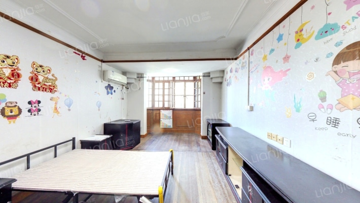 新亚公寓二手房实景图