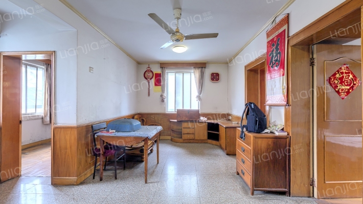 宝石一路2号二手房实景图