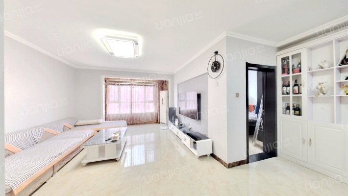 塞纳阳光F区二手房实景图