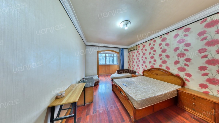 东较场街192号二手房实景图