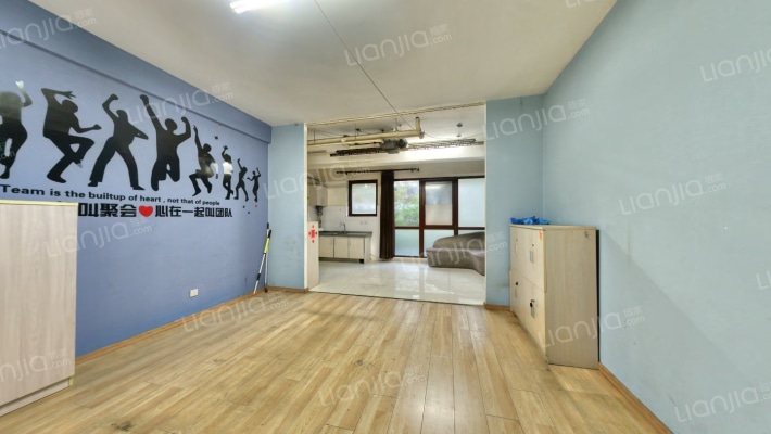 专家国际花园二手房实景图