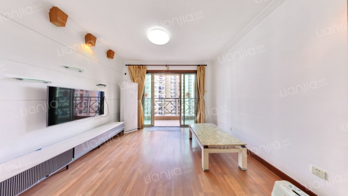 鸿瑞花园三期二手房实景图