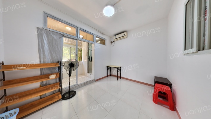 松坪山生活区公寓二手房实景图