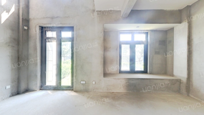 蔚蓝花园二手房实景图