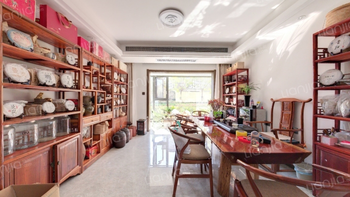 万科翡翠滨江五期二手房实景图