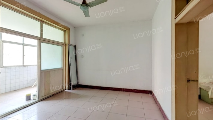 市一高小区二手房实景图