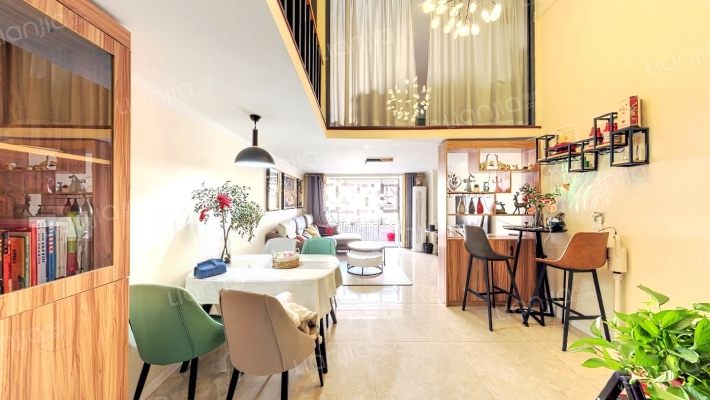 银联广场二手房实景图