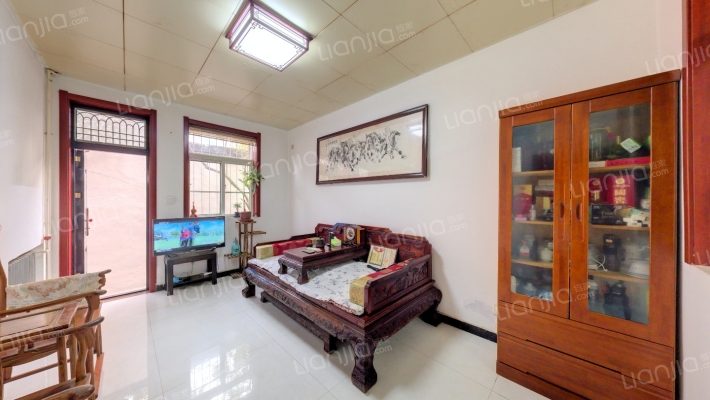 青年路42号院二手房实景图