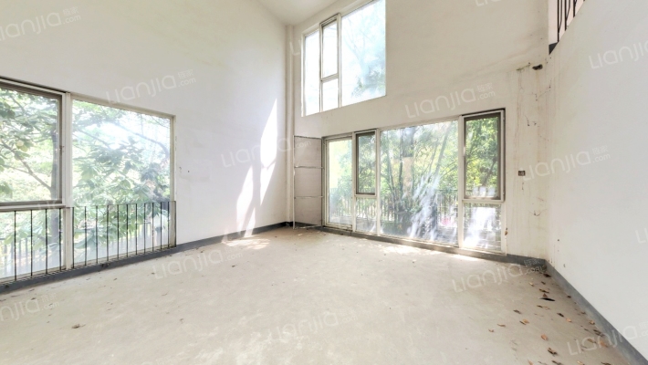 金地格林春岸世家别墅二手房实景图