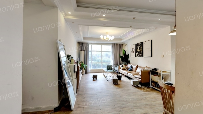 美景河畔二手房实景图