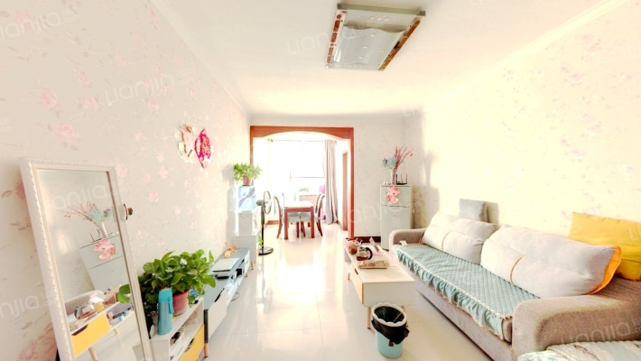 精装修 满五 税费低 目前出租中-客厅