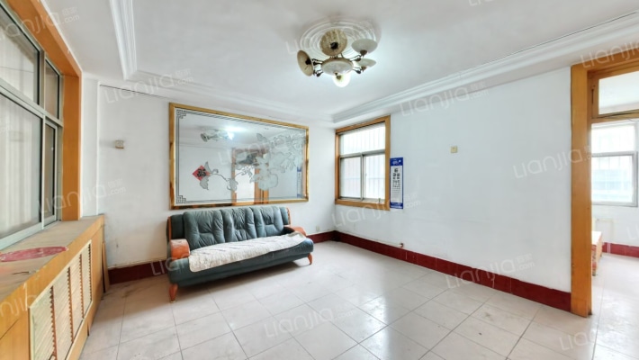 交警队宿舍二手房实景图