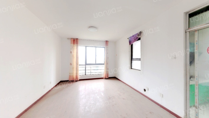 高速翡翠湖畔二手房实景图