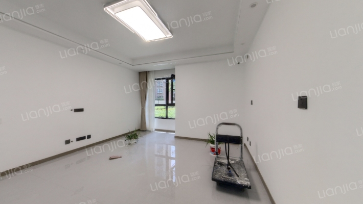 逸景佲园二手房实景图